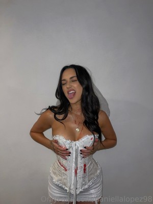Daniella Lopez daniellalopez98 Nude Leaks OnlyFans Photos #2