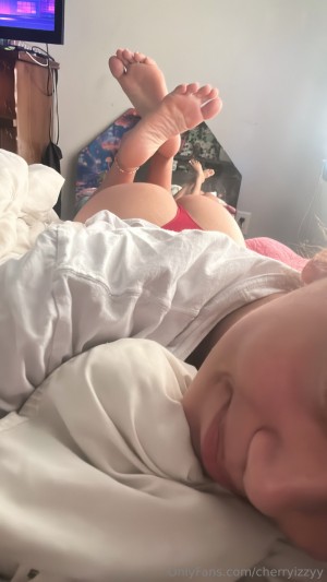 cherryizzyy Nude Leaks OnlyFans Photos #2