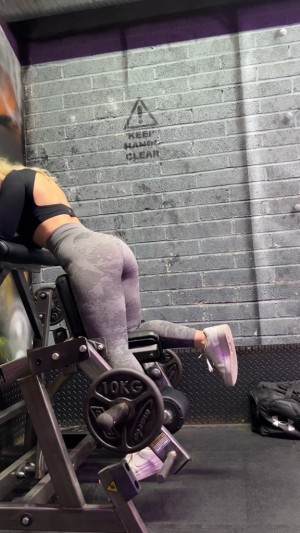 mommymewtwo Avalynn Rose Nude Leaks OnlyFans Video #1