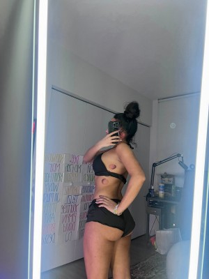 Korina maiyaa Nude Leaks OnlyFans Photos #5