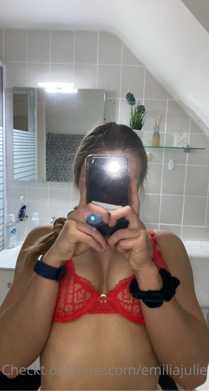 emiliajulie Nude Leaks OnlyFans Photos #11