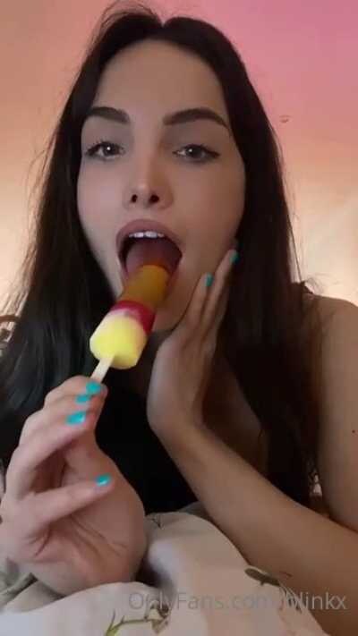 Blinkx Nude Icecream BlowJob