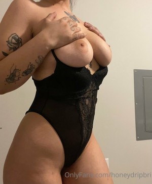 Honeydripbri Nude Leaks OnlyFans Photos #1