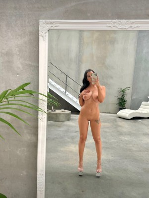 thisisscarlettt Nude Leaks OnlyFans Photos #2