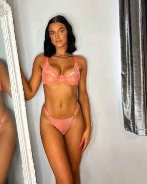 Louiseereid Nude Leaks OnlyFans Photos #1