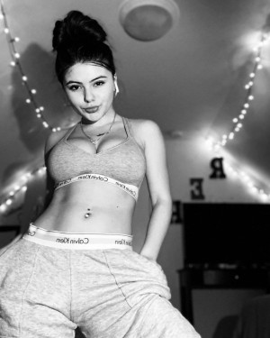 Raeleerudolph22 Nude Leaks OnlyFans Photos #11