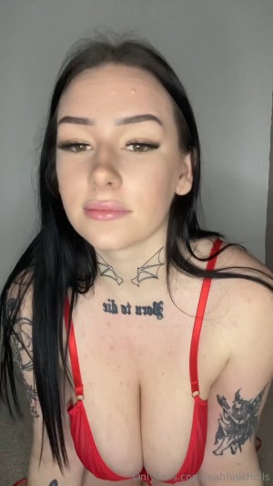 leahhnicholls bustybritleah batb4by Leah X Nude Leaks OnlyFans Video #1