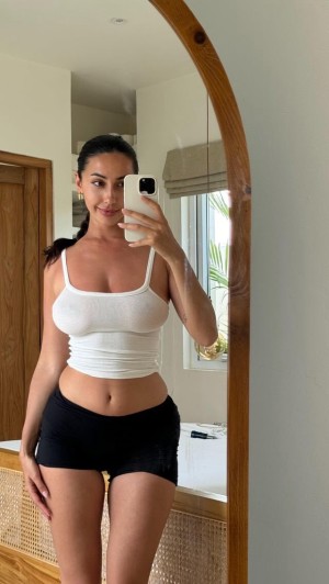 leahlorenzo Nude Leaks OnlyFans Photos #2