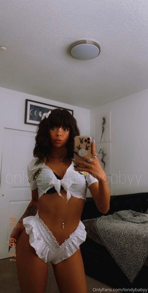 Londybabyy Nude OnlyFans Photos #2