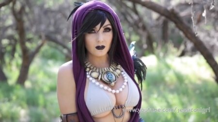 Jessica Nigri - Morrigan Cosplay Showcase