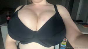 Bigtitbigheart Nude OnlyFans Photos #2