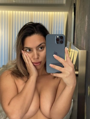 Araqueenbae Nude OnlyFans Photos #15